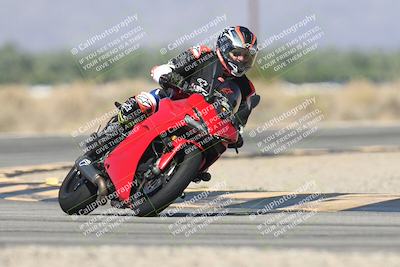 media/Oct-13-2025-Moto Forza (Mon) [[a66d839500]]/3-B Group/Session 3 (Turn 16)/